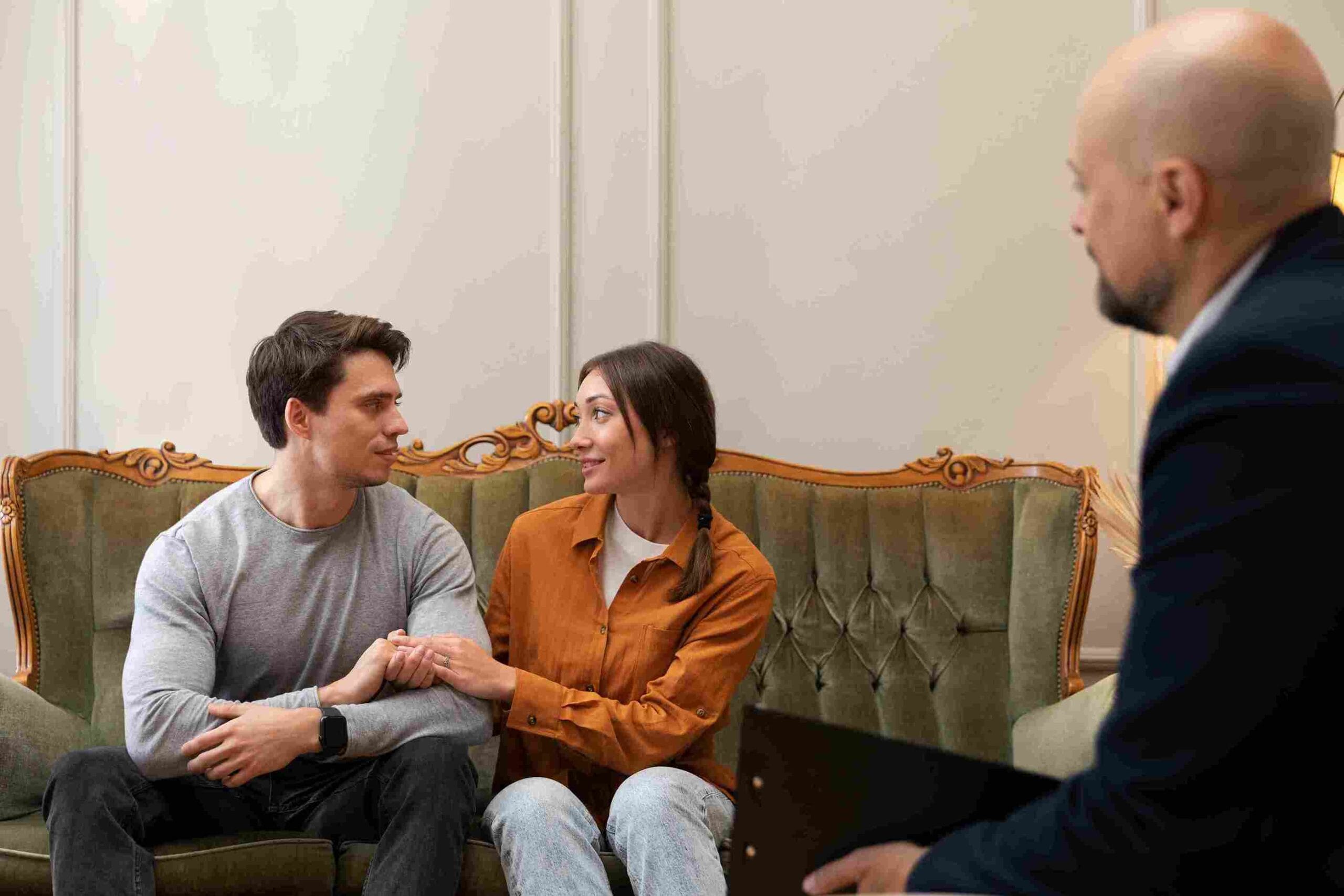 How Couples Therapy Helps Rebuild Emotional Connection